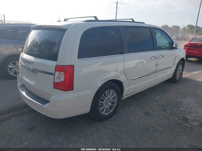 2013 Chrysler Town & country VIN 2C4RC1CG3DR651812 IAAI salvage auction — NORMAL WEAR, Clear (Indiana), sold $500 on 2026-07-12 (photo 4)