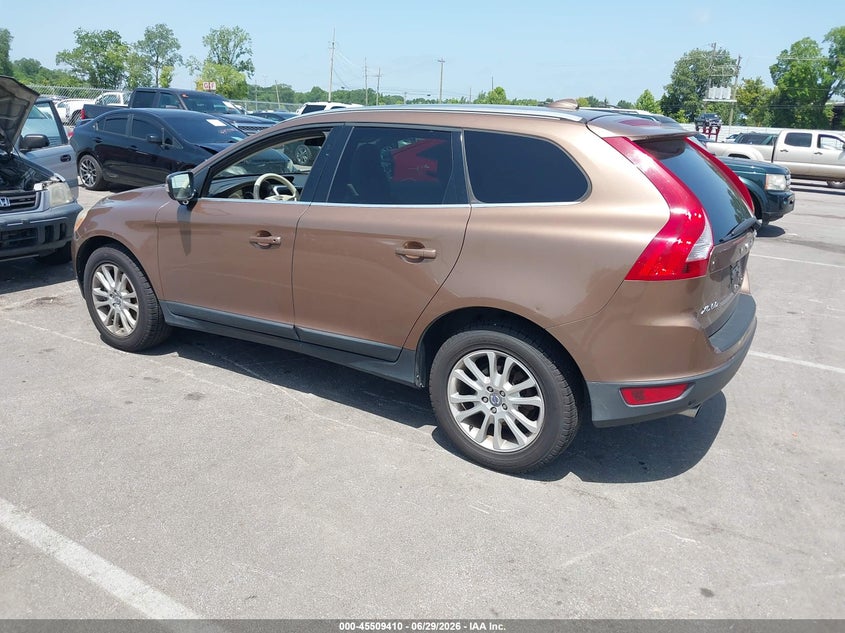 2010 Volvo Xc60 VIN YV4992DZ4A2127001 IAAI salvage auction — NORMAL WEAR, Clear (Tennessee), sold $325 on 2026-07-28 (photo 3)