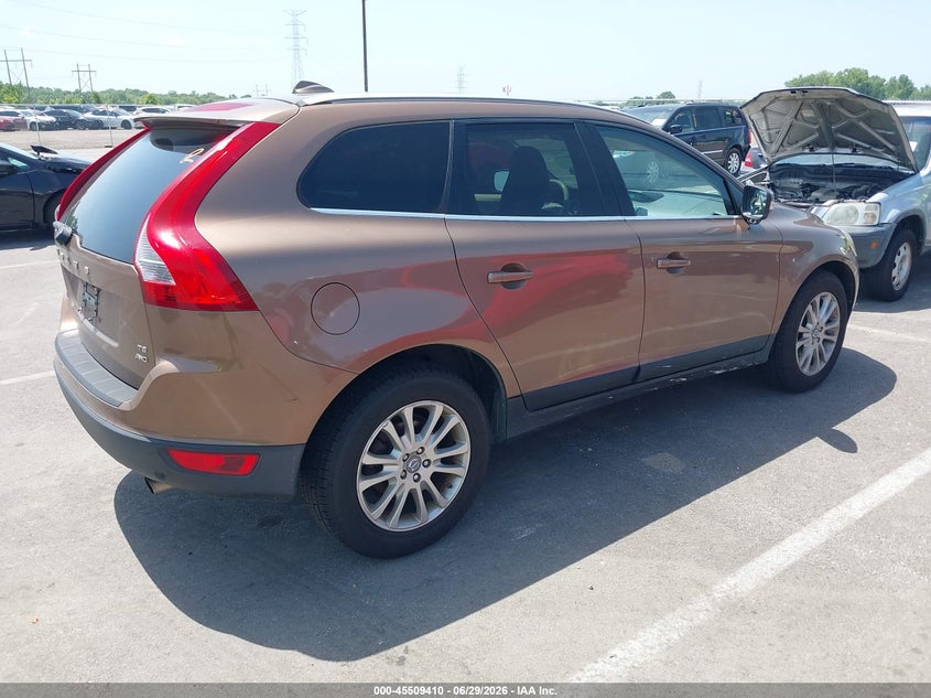 2010 Volvo Xc60 VIN YV4992DZ4A2127001 IAAI salvage auction — NORMAL WEAR, Clear (Tennessee), sold $325 on 2026-07-28 (photo 4)