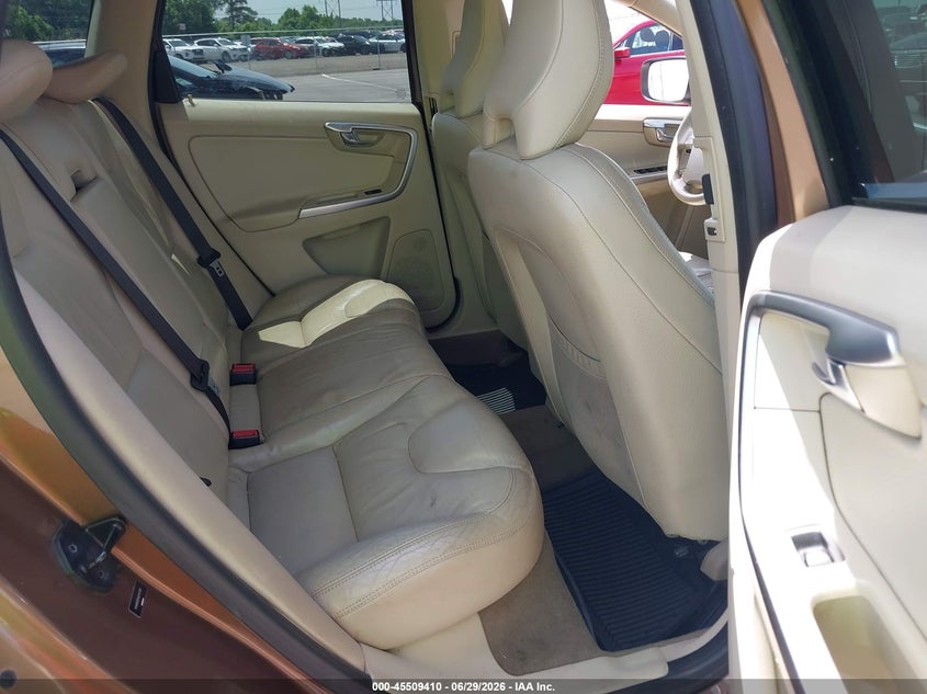 2010 Volvo Xc60 VIN YV4992DZ4A2127001 IAAI salvage auction — NORMAL WEAR, Clear (Tennessee), sold $325 on 2026-07-28 (photo 8)