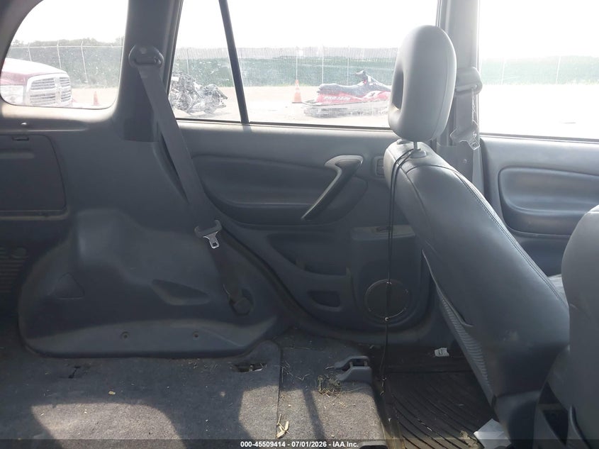 2001 Toyota Rav4 VIN JTEHH20V110099489 IAAI salvage auction — NORMAL WEAR, Clear (Minnesota), sold $475 on 2026-07-28 (photo 8)