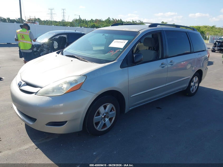 2007 Toyota Sienna VIN 5TDZK23C37S062518 IAAI salvage auction — NORMAL WEAR, Clear (Florida), sold $25 on 2026-07-06 (photo 2)