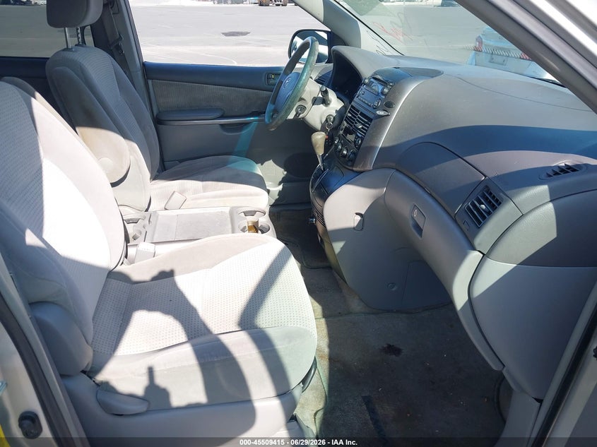 2007 Toyota Sienna VIN 5TDZK23C37S062518 IAAI salvage auction — NORMAL WEAR, Clear (Florida), sold $25 on 2026-07-06 (photo 5)
