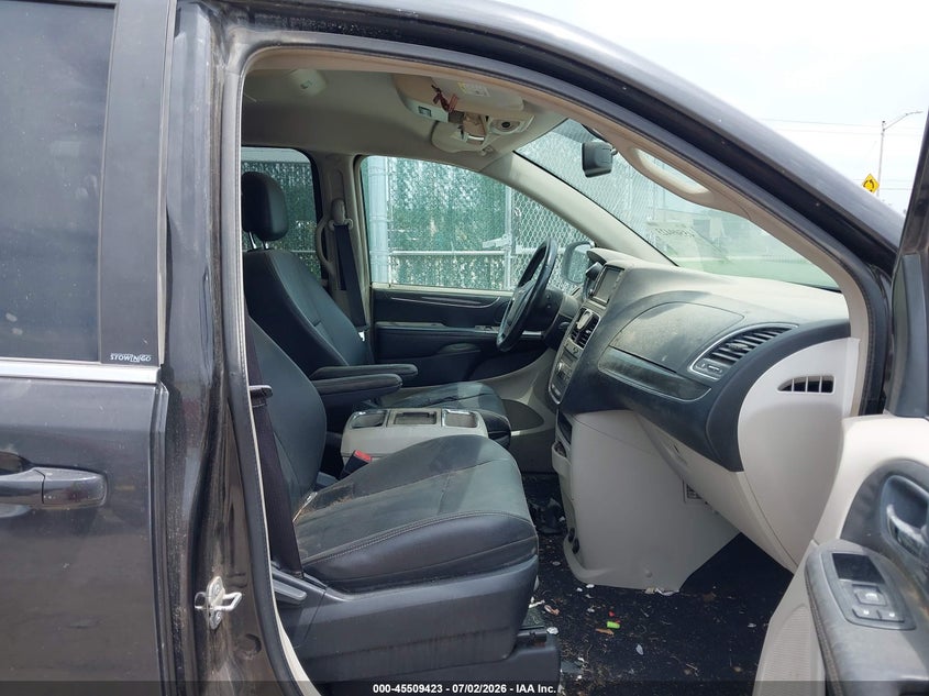 2014 Chrysler Town & country VIN 2C4RC1BG1ER219206 IAAI salvage auction — NORMAL WEAR, Clear (Kansas), sold $575 on 2026-07-31 (photo 5)