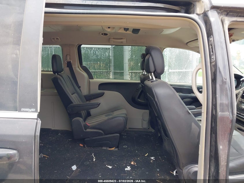 2014 Chrysler Town & country VIN 2C4RC1BG1ER219206 IAAI salvage auction — NORMAL WEAR, Clear (Kansas), sold $575 on 2026-07-24 (photo 8)