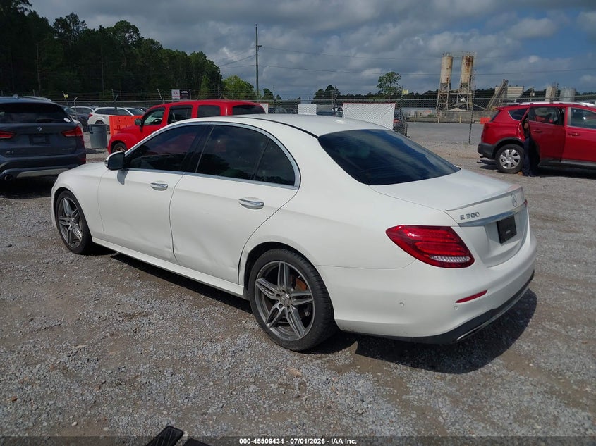 2018 Mercedes-benz E-klasse VIN WDDZF4JB1JA335430 IAAI salvage auction — WATER/FLOOD, Salvage (Mississippi), sold $5,600 on 2026-07-31 (photo 3)