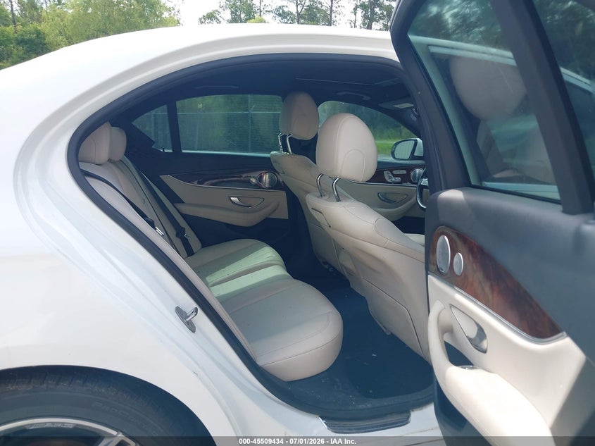 2018 Mercedes-benz E-klasse VIN WDDZF4JB1JA335430 IAAI salvage auction — WATER/FLOOD, Salvage (Mississippi), sold $5,600 on 2026-07-31 (photo 8)