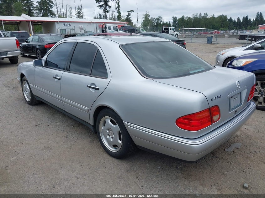 1999 Mercedes-benz E-class VIN WDBJF70H7XA723378 IAAI salvage auction — NORMAL WEAR, Clear (Washington), sold $800 on 2026-07-22 (photo 3)