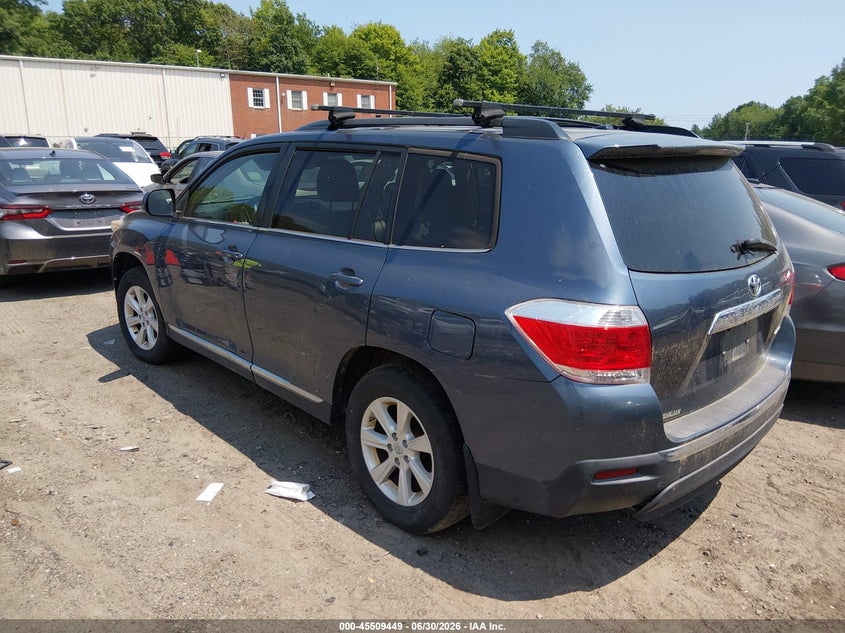 2011 Toyota Highlander VIN 5TDBK3EH1BS055141 IAAI salvage auction — NORMAL WEAR, Clear (New Hampshire), sold $2,800 on 2026-07-07 (photo 3)