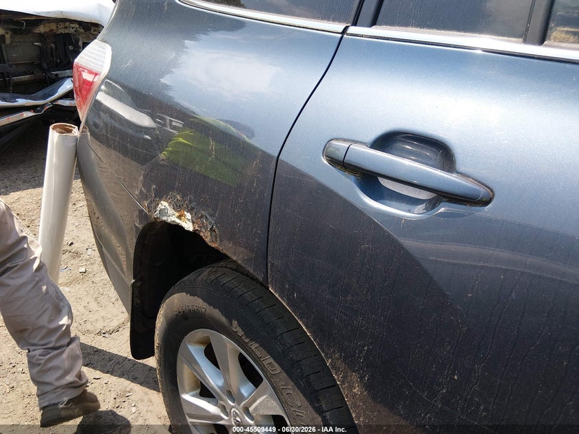 2011 Toyota Highlander VIN 5TDBK3EH1BS055141 IAAI salvage auction — NORMAL WEAR, Clear (New Hampshire), sold $2,800 on 2026-07-07 (photo 6)