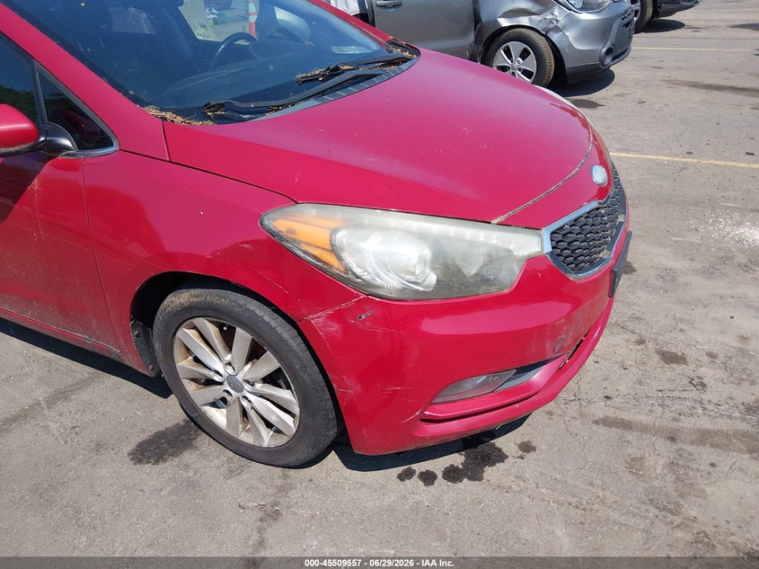 2014 Kia Forte VIN KNAFX4A82E5055543 IAAI salvage auction — NORMAL WEAR, Clear (Connecticut), sold $450 on 2026-07-30 (photo 6)