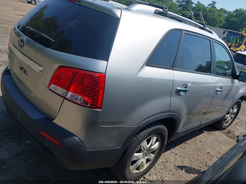 2013 Kia Sorento VIN 5XYKT3A63DG348427 IAAI salvage auction — NORMAL WEAR, Clear (Massachusetts), sold $1,125 on 2026-07-28 (photo 4)
