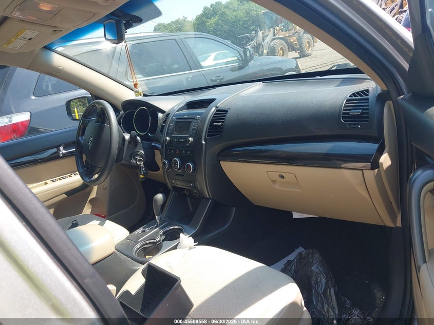 2013 Kia Sorento VIN 5XYKT3A63DG348427 IAAI salvage auction — NORMAL WEAR, Clear (Massachusetts), sold $1,125 on 2026-07-28 (photo 5)