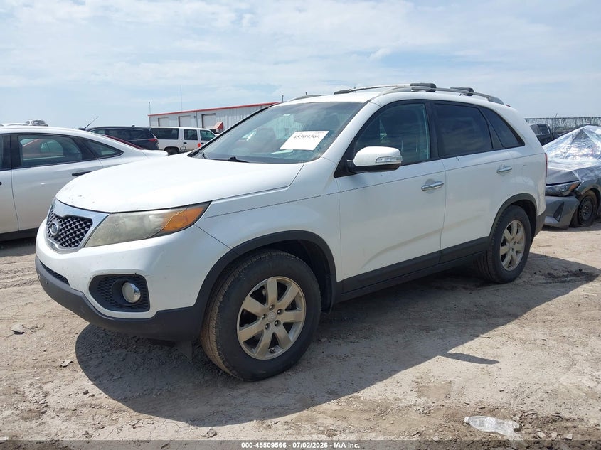 2012 Kia Sorento VIN 5XYKT3A6XCG307937 IAAI salvage auction — NORMAL WEAR, Clear (Kansas), sold $825 on 2026-07-31 (photo 2)