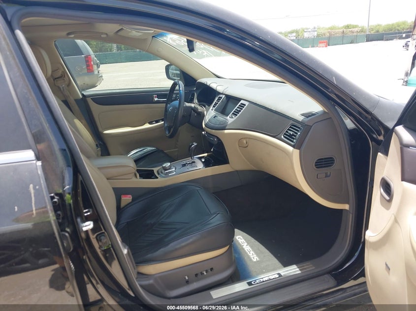 2011 Hyundai Genesis VIN KMHGC4DF2BU125360 IAAI salvage auction — NORMAL WEAR, Original (Texas), sold $825 on 2026-07-13 (photo 5)