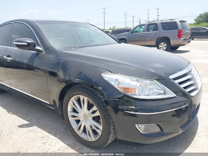 2011 Hyundai Genesis VIN KMHGC4DF2BU125360 IAAI salvage auction — NORMAL WEAR, Original (Texas), sold $825 on 2026-07-13 (photo 6)