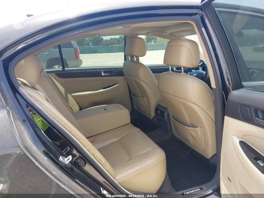 2011 Hyundai Genesis VIN KMHGC4DF2BU125360 IAAI salvage auction — NORMAL WEAR, Original (Texas), sold $825 on 2026-07-13 (photo 8)
