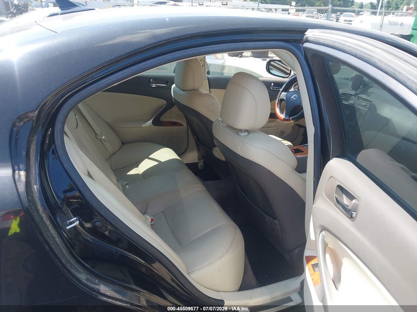2009 Lexus Is 250 VIN JTHCK262092031602 IAAI salvage auction — NORMAL WEAR, Original (Ohio), sold $600 on 2026-07-29 (photo 8)