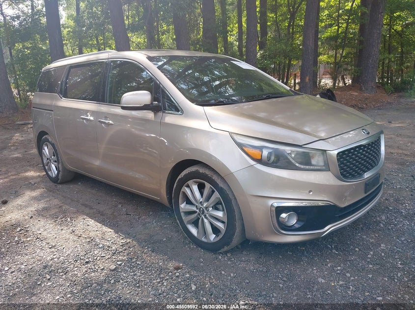 2015 Kia SEDONA VIN KNDME5C16F6031585 IAAI salvage auction — NORMAL WEAR, Clear (Virginia), sold $2,300 on 2026-07-14 (photo 1)