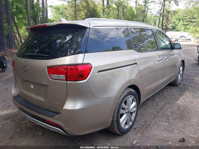 2015 Kia SEDONA VIN KNDME5C16F6031585 IAAI salvage auction — NORMAL WEAR, Clear (Virginia), sold $2,300 on 2026-07-14 (photo 4)