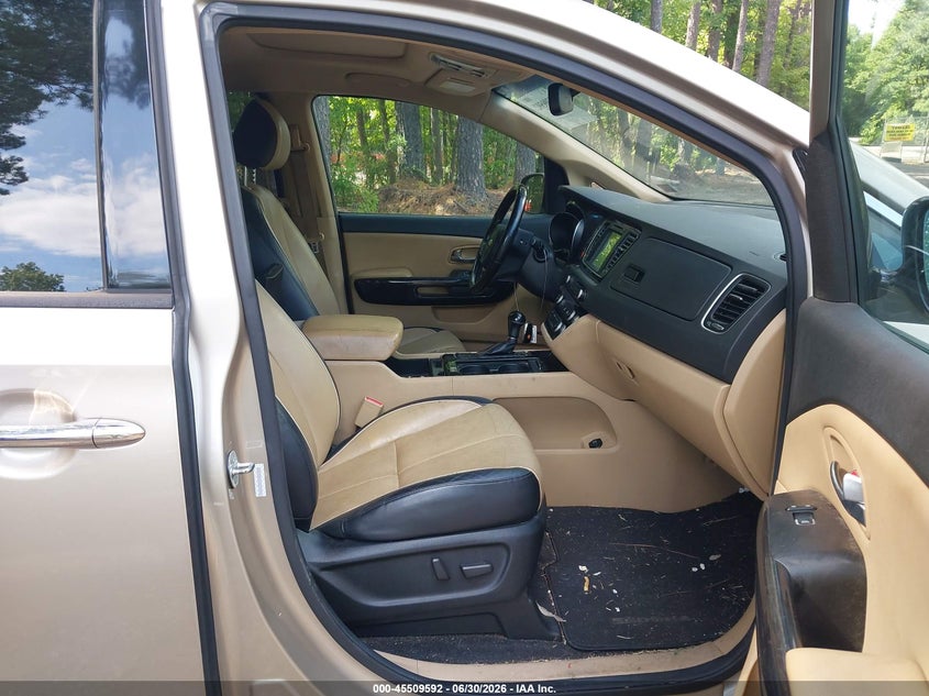 2015 Kia SEDONA VIN KNDME5C16F6031585 IAAI salvage auction — NORMAL WEAR, Clear (Virginia), sold $2,300 on 2026-07-14 (photo 5)
