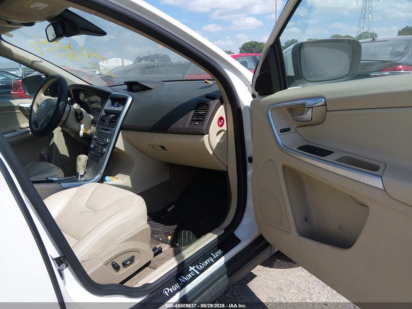 2011 Volvo Xc60 VIN YV4940DZ3B2151522 IAAI salvage auction — NORMAL WEAR, Clear (Indiana), sold $450 on 2026-07-22 (photo 5)