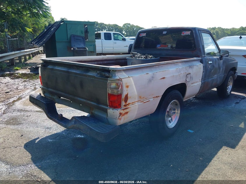 1987 Toyota Pickup VIN JT4RN67D5H5073495 IAAI salvage auction — NORMAL WEAR, Clear (North Carolina), sold $1,600 on 2026-07-09 (photo 4)