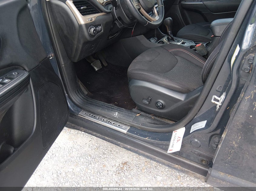 2016 Jeep Cherokee VIN 1C4PJLCS7GW369214 IAAI salvage auction — NORMAL WEAR, Clear (Florida), sold $1,200 on 2026-07-10 (photo 6)