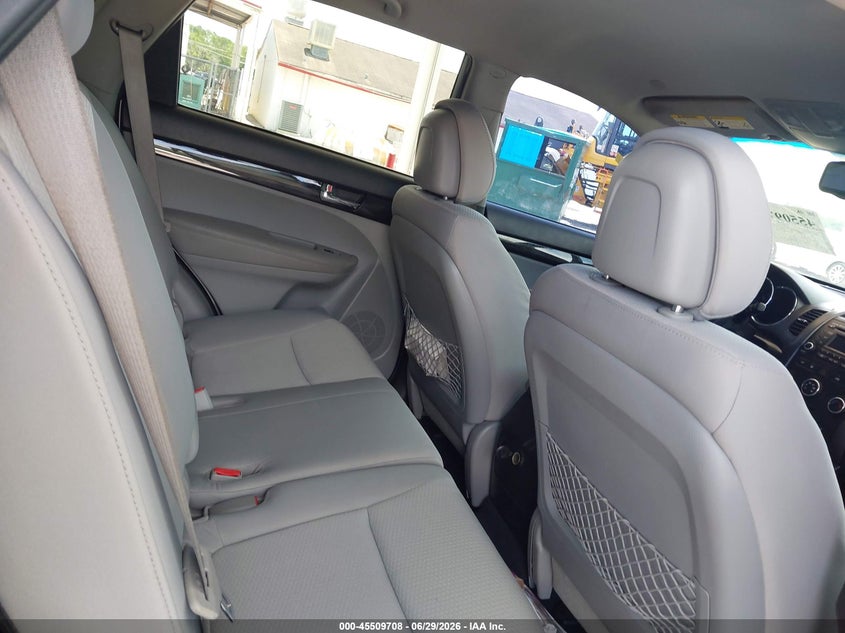 2012 Kia Sorento VIN 5XYKT3A6XCG205344 IAAI salvage auction — NORMAL WEAR, Clear (Florida), sold $850 on 2026-07-29 (photo 8)