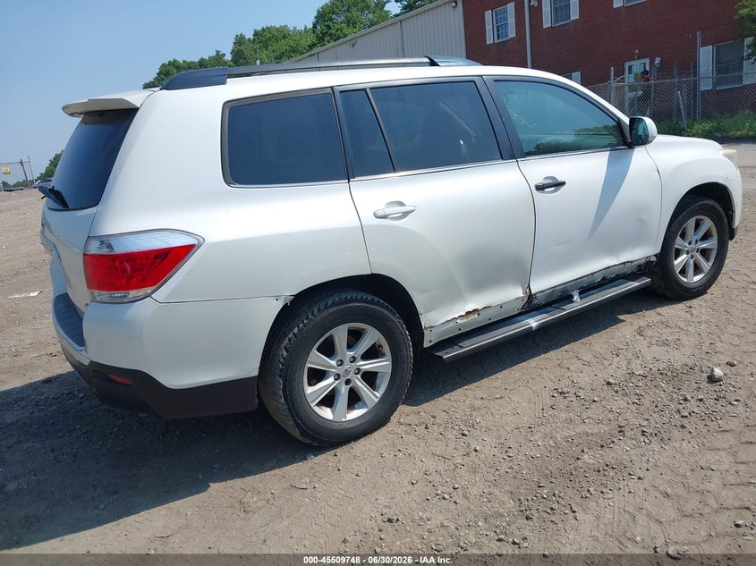 2012 Toyota Highlander VIN 5TDBK3EH4CS159902 IAAI salvage auction — NORMAL WEAR, Clear (Massachusetts), sold $1,250 on 2026-07-28 (photo 4)