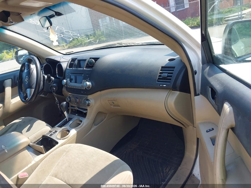 2012 Toyota Highlander VIN 5TDBK3EH4CS159902 IAAI salvage auction — NORMAL WEAR, Clear (Massachusetts), sold $1,250 on 2026-07-28 (photo 5)