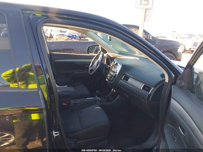 2016 Mitsubishi Outlander VIN JA4AD3A33GZ009259 IAAI salvage auction — NORMAL WEAR, Restored (Arizona), sold $1,275 on 2026-07-14 (photo 5)