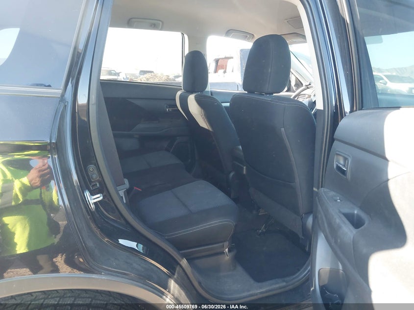 2016 Mitsubishi Outlander VIN JA4AD3A33GZ009259 IAAI salvage auction — NORMAL WEAR, Restored (Arizona), sold $1,275 on 2026-07-14 (photo 8)