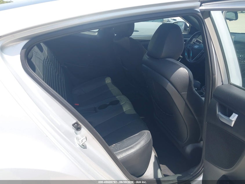 2016 Hyundai Veloster VIN KMHTC6AE4GU257131 IAAI salvage auction — NORMAL WEAR, Original (Texas), sold $1,300 on 2026-07-29 (photo 8)