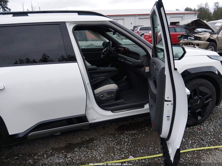 2025 Kia EV9 VIN KNDAEFS59S6054513 IAAI salvage auction — Side, Bill Of Sale (Washington), sold $21,900 on 2026-08-20 (photo 5)
