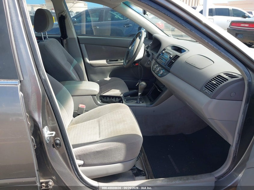 2006 Toyota Camry VIN JTDBF32K360169168 IAAI salvage auction — NORMAL WEAR, Clear (Hawaii), sold $175 on 2026-07-28 (photo 5)
