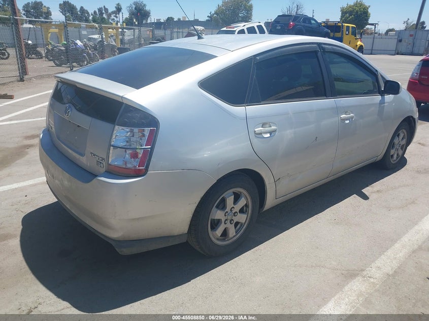 2004 Toyota Prius VIN JTDKB22U040070246 IAAI salvage auction — NORMAL WEAR, Salvage (California), sold $1,000 on 2026-07-07 (photo 4)
