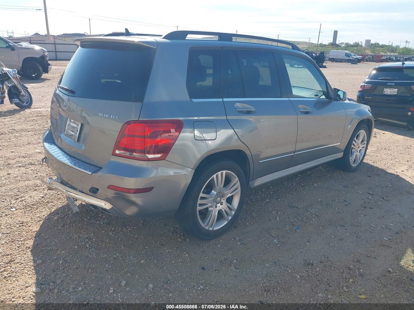 2013 Mercedes-benz VIN WDCGG0EB5DG140914 IAAI salvage auction — REAR END, Original (Texas), sold $4,100 on 2026-08-13 (photo 4)