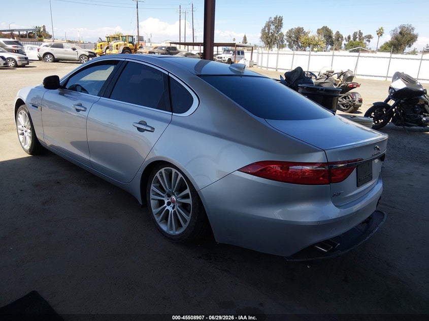 2017 Jaguar Xf VIN SAJBE4BN1HCY48801 IAAI salvage auction — RIGHT SIDE, Salvage (California), sold $725 on 2026-07-28 (photo 3)