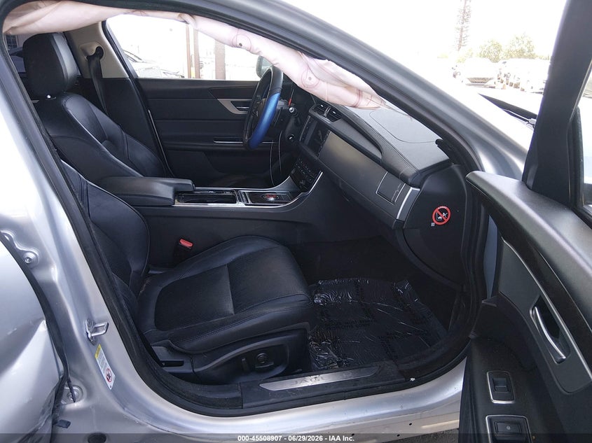 2017 Jaguar Xf VIN SAJBE4BN1HCY48801 IAAI salvage auction — RIGHT SIDE, Salvage (California), sold $725 on 2026-07-28 (photo 5)