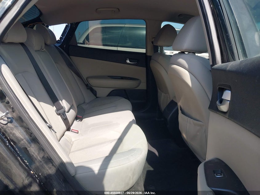 2018 Kia Optima VIN 5XXGT4L36JG217653 IAAI salvage auction — REAR END, Salvage Title, sold $2,425 on 2026-07-22 (photo 8)