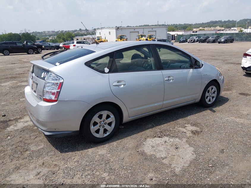 2007 Toyota Prius VIN JTDKB20U677661387 IAAI salvage auction — NORMAL WEAR, Clear (Pennsylvania), sold $400 on 2026-07-24 (photo 4)
