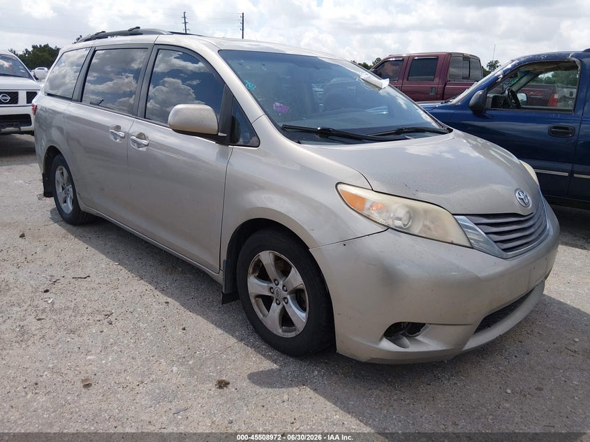 2015 Toyota Sienna VIN 5TDYK3DC1FS535296 IAAI salvage auction — NORMAL WEAR, Original (Texas), sold $2,650 on 2026-07-15 (photo 1)
