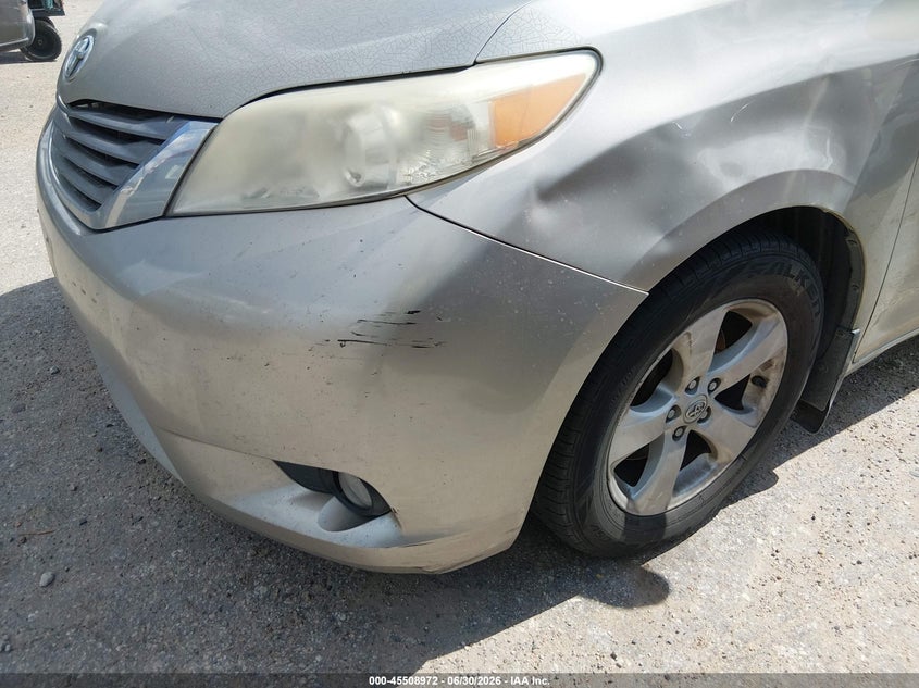 2015 Toyota Sienna VIN 5TDYK3DC1FS535296 IAAI salvage auction — NORMAL WEAR, Original (Texas), sold $2,650 on 2026-07-15 (photo 6)
