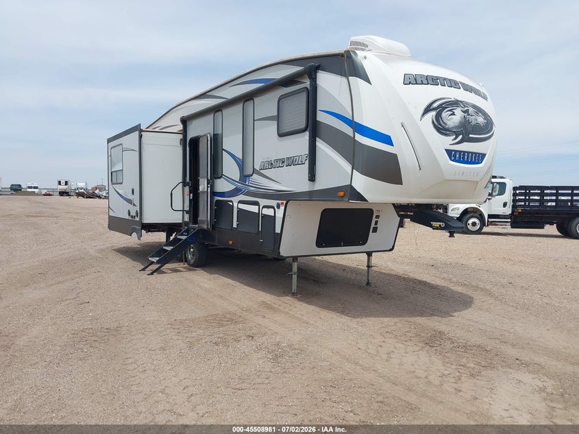 2018 Forest river Cherokee VIN 5ZT3CKVB7J2701987 — IAAI salvage auction photo