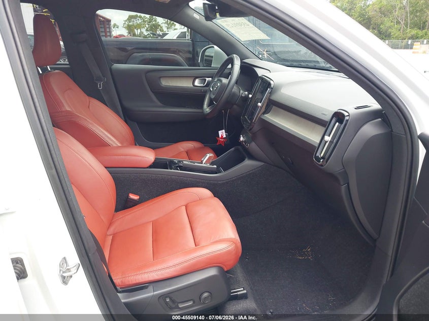2019 Volvo Xc40 VIN YV4162UL9K2134741 IAAI salvage auction — FRONT END, Rebuildable (Florida), sold $5,600 on 2026-07-29 (photo 5)