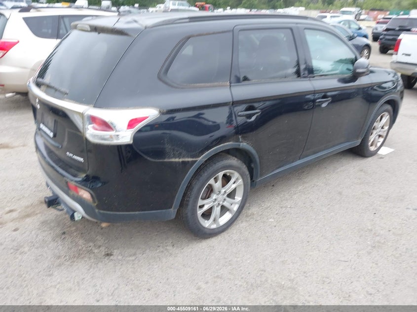 2015 Mitsubishi Outlander VIN JA4AD3A31FZ006620 IAAI salvage auction — NORMAL WEAR, Clear (Washington), sold $325 on 2026-07-12 (photo 4)