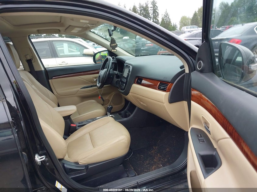2015 Mitsubishi Outlander VIN JA4AD3A31FZ006620 IAAI salvage auction — NORMAL WEAR, Clear (Washington), sold $325 on 2026-07-12 (photo 5)