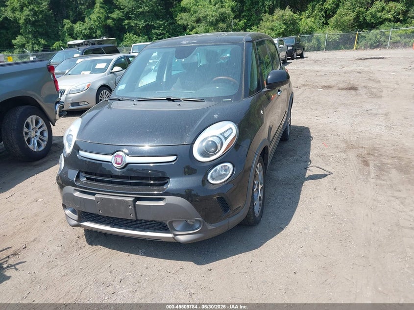 2014 Fiat 500l VIN ZFBCFADH7EZ006921 IAAI salvage auction — NORMAL WEAR, Clear (Massachusetts), sold $1,425 on 2026-07-07 (photo 2)