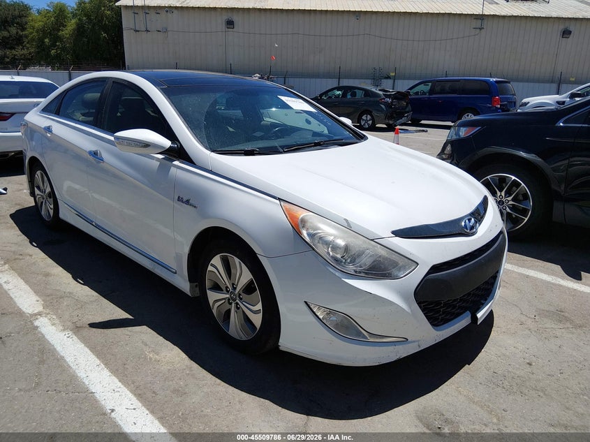 2015 Hyundai Sonata hybrid VIN KMHEC4A42FA132620 IAAI salvage auction — NORMAL WEAR, Clear - Dealer Only (California), sold $800 on 2026-07-18 (photo 1)